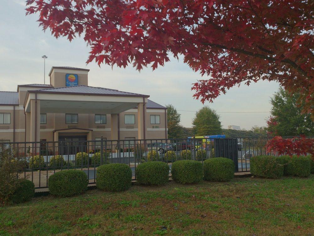Comfort I-40 Inn 3*